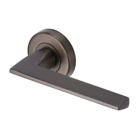 Pyramid Lever Handle on Round Rose
