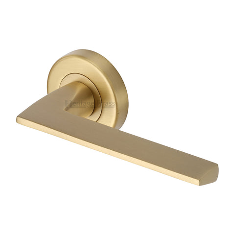 Pyramid Lever Handle on Round Rose