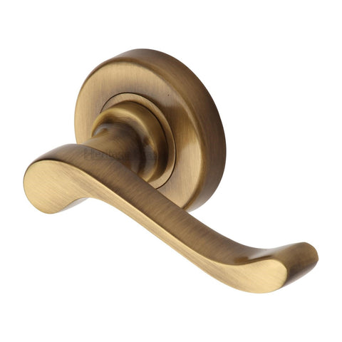 Bedford Lever Handle on Round Rose