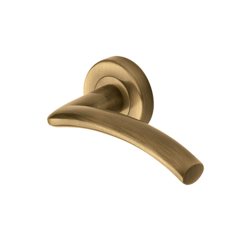 Centaur Lever Handle on Round Rose