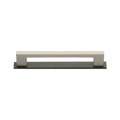 Metro Cabinet Pull Handle with Plate